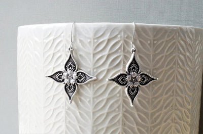 Hollow Flower Earrings Vintage Graceful And Fashionable