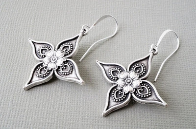 Hollow Flower Earrings Vintage Graceful And Fashionable