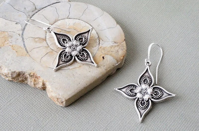 Hollow Flower Earrings Vintage Graceful And Fashionable